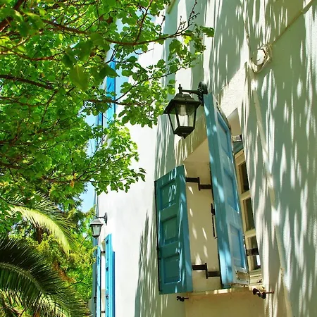 2 Bedrooms House At 400 M Away From The Beach With Sea View Enclosed Garden And Wifi 펜션