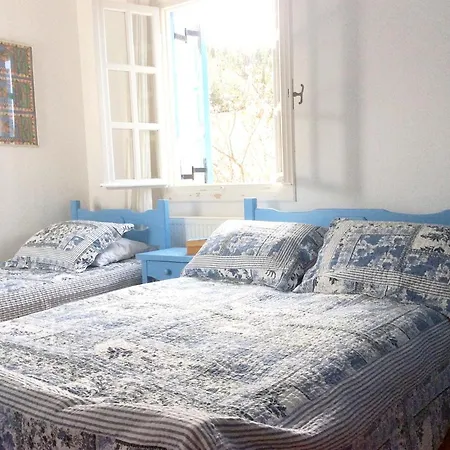 2 Bedrooms House At 400 M Away From The Beach With Sea View Enclosed Garden And Wifi Evretí