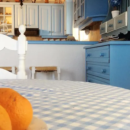 2 Bedrooms House At 400 M Away From The Beach With Sea View Enclosed Garden And Wifi *