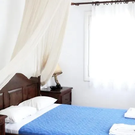 Nyaraló 2 Bedrooms House At 400 M Away From The Beach With Sea View Enclosed Garden And Wifi